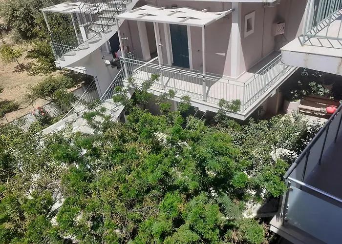 Small For 2 With View Apartment Lourdata (Kefalonia)